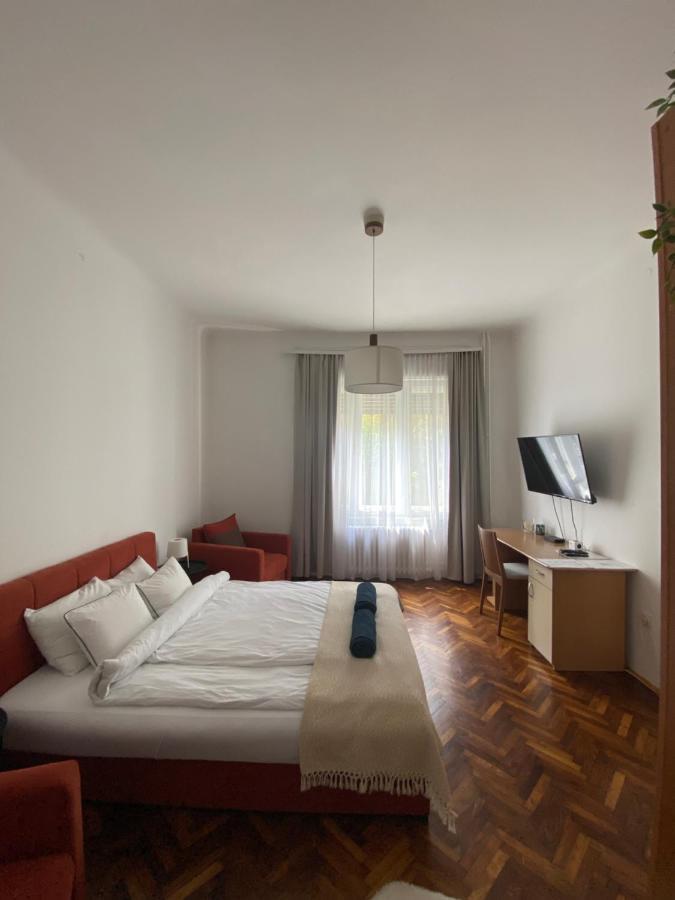 Flora Apartment โนวีซาด ภายนอก รูปภาพ